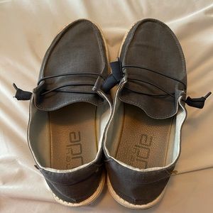 Women’s Wendy chambray navy hey dudes size 9